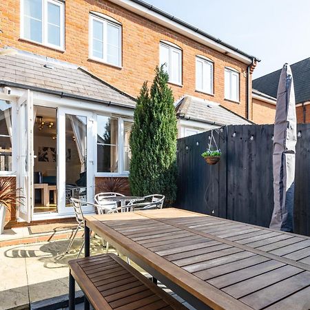 Modern And Spacious Home From Home 1 Mile From M1 - With Netflix, Prime Video, Ps5, Free Parking, Superfast Wifi, Bbq - Sleeps 11 - By Brightleap Apartments Milton Keynes Buitenkant foto