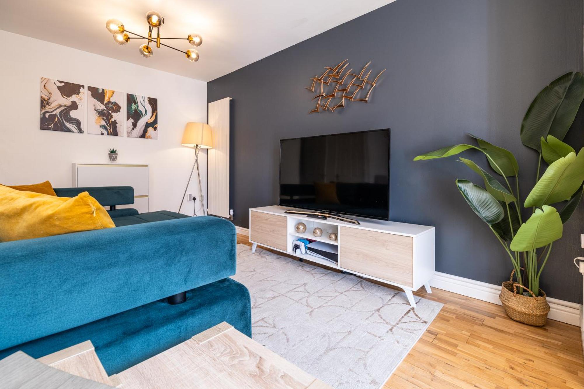 Modern And Spacious Home From Home 1 Mile From M1 - With Netflix, Prime Video, Ps5, Free Parking, Superfast Wifi, Bbq - Sleeps 11 - By Brightleap Apartments Milton Keynes Buitenkant foto