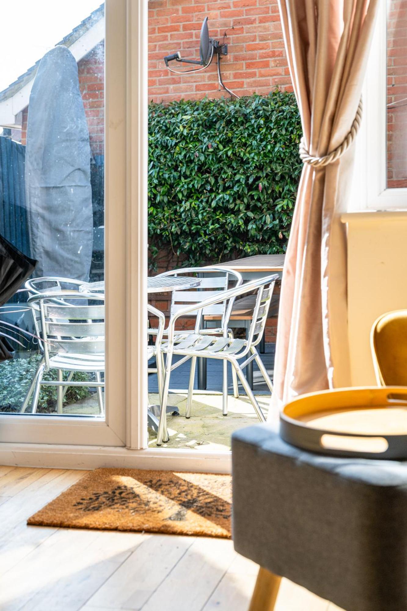 Modern And Spacious Home From Home 1 Mile From M1 - With Netflix, Prime Video, Ps5, Free Parking, Superfast Wifi, Bbq - Sleeps 11 - By Brightleap Apartments Milton Keynes Buitenkant foto