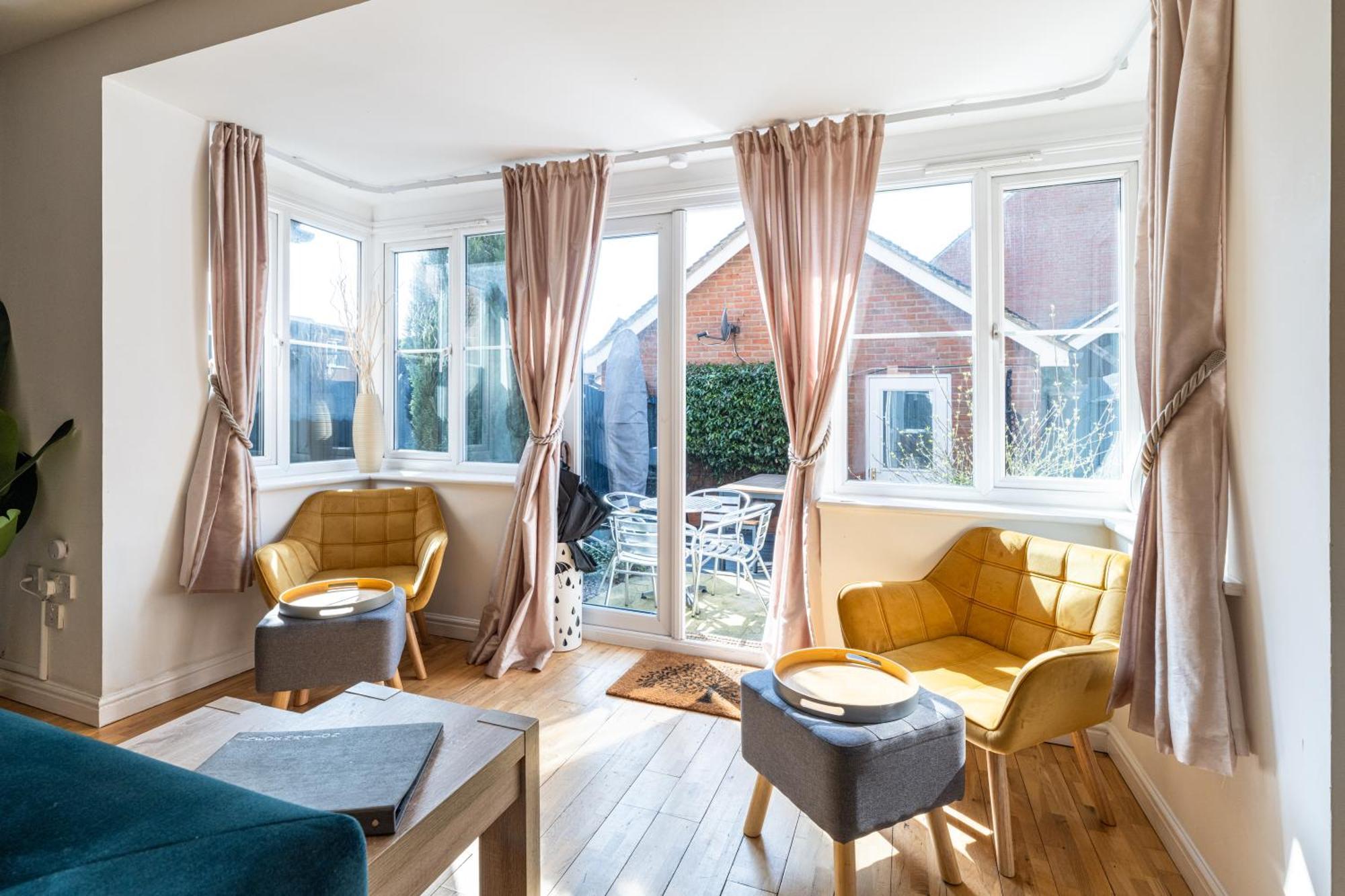 Modern And Spacious Home From Home 1 Mile From M1 - With Netflix, Prime Video, Ps5, Free Parking, Superfast Wifi, Bbq - Sleeps 11 - By Brightleap Apartments Milton Keynes Buitenkant foto