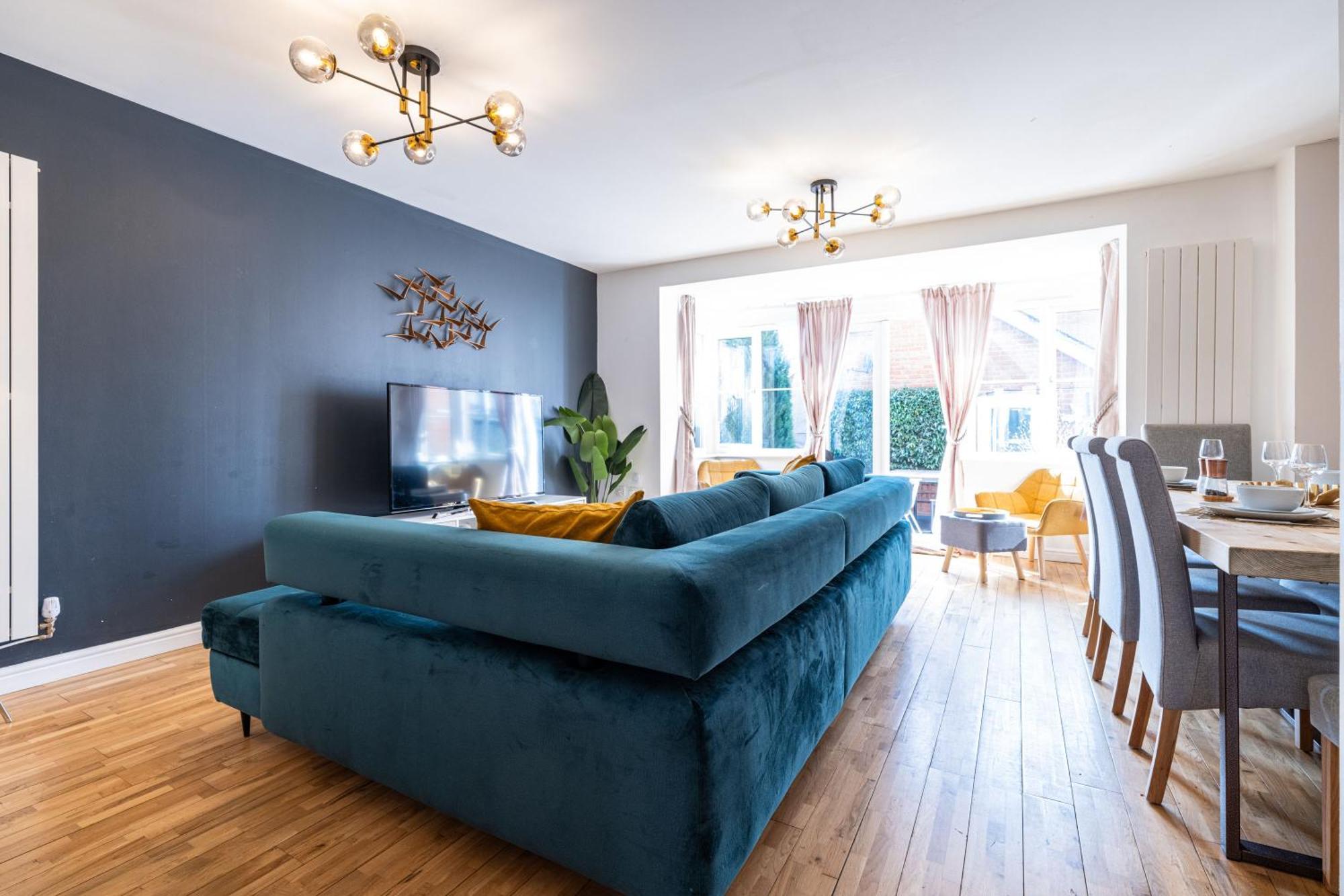 Modern And Spacious Home From Home 1 Mile From M1 - With Netflix, Prime Video, Ps5, Free Parking, Superfast Wifi, Bbq - Sleeps 11 - By Brightleap Apartments Milton Keynes Buitenkant foto