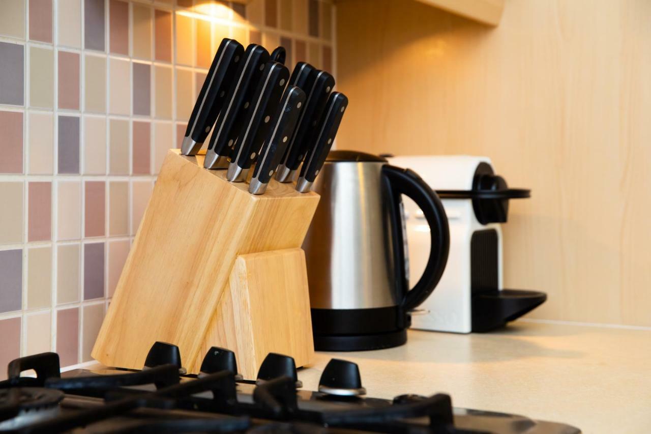 Modern And Spacious Home From Home 1 Mile From M1 - With Netflix, Prime Video, Ps5, Free Parking, Superfast Wifi, Bbq - Sleeps 11 - By Brightleap Apartments Milton Keynes Buitenkant foto